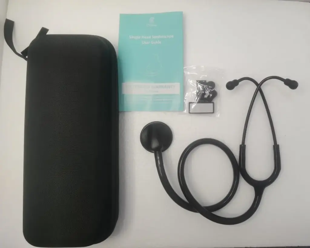 Estetoscopio black con estuche Clairre