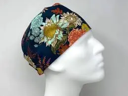 Gorro   de tela verde azulado con florecitas